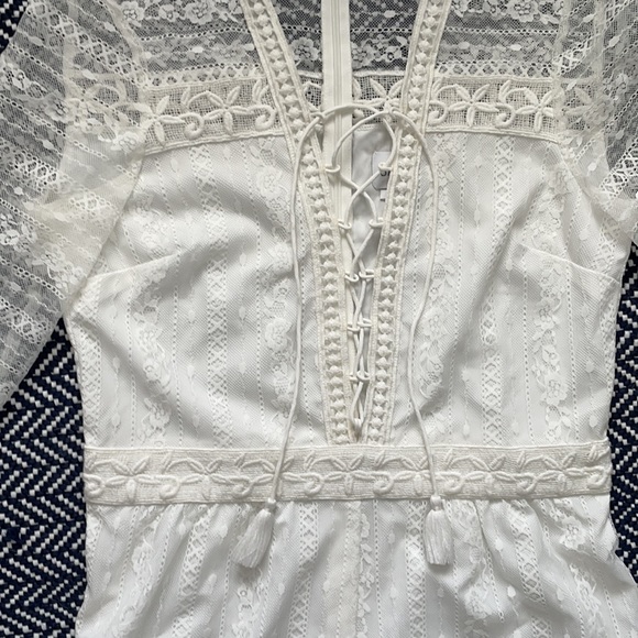 Saylor white lace romper like new - Picture 4 of 8